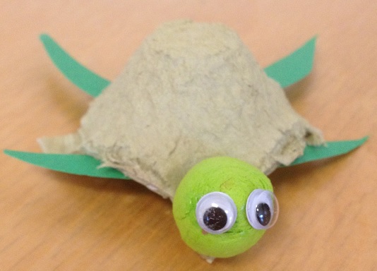 En sköldpadda av en äggkartong