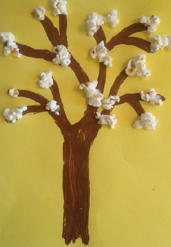 målat träd med popcornblommor